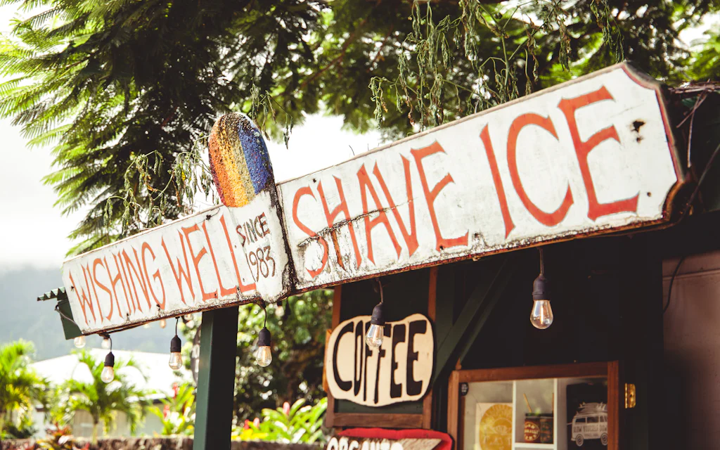 A Hawaiian shave ice stand sign on Oahu